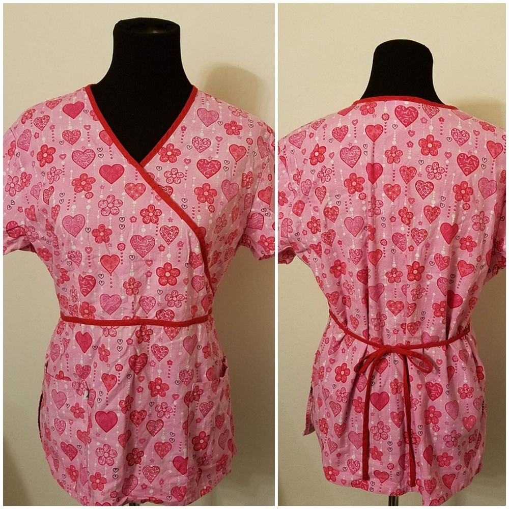Heart Valentine' scrub top size medium pink white